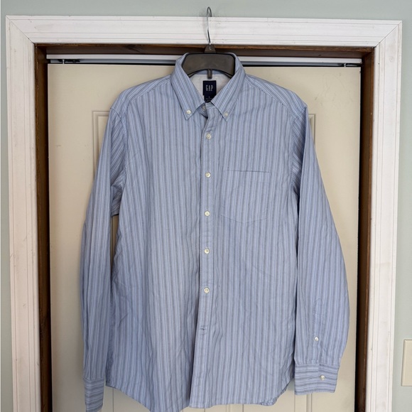GAP Other - NWT men’s gap button, front blue, pinstripe, shirt, size, medium